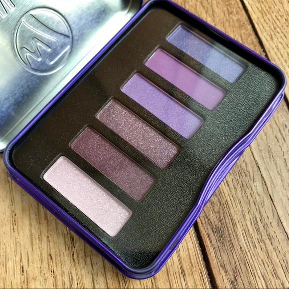 *Free*  Brand New W7 Midnight Smoky Eyeshadow Kit - Picture 2 of 8